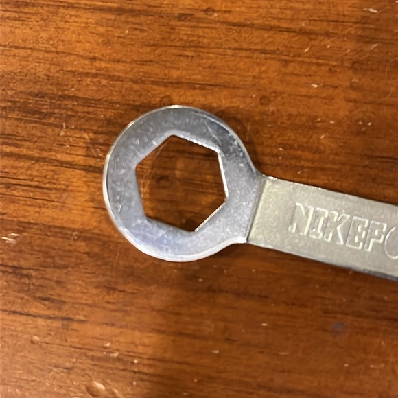 Nike SG Soccer Cleats Stud Key Wrench Tool Soft Ground Mercurial, Tiempo - Picture 3 of 5